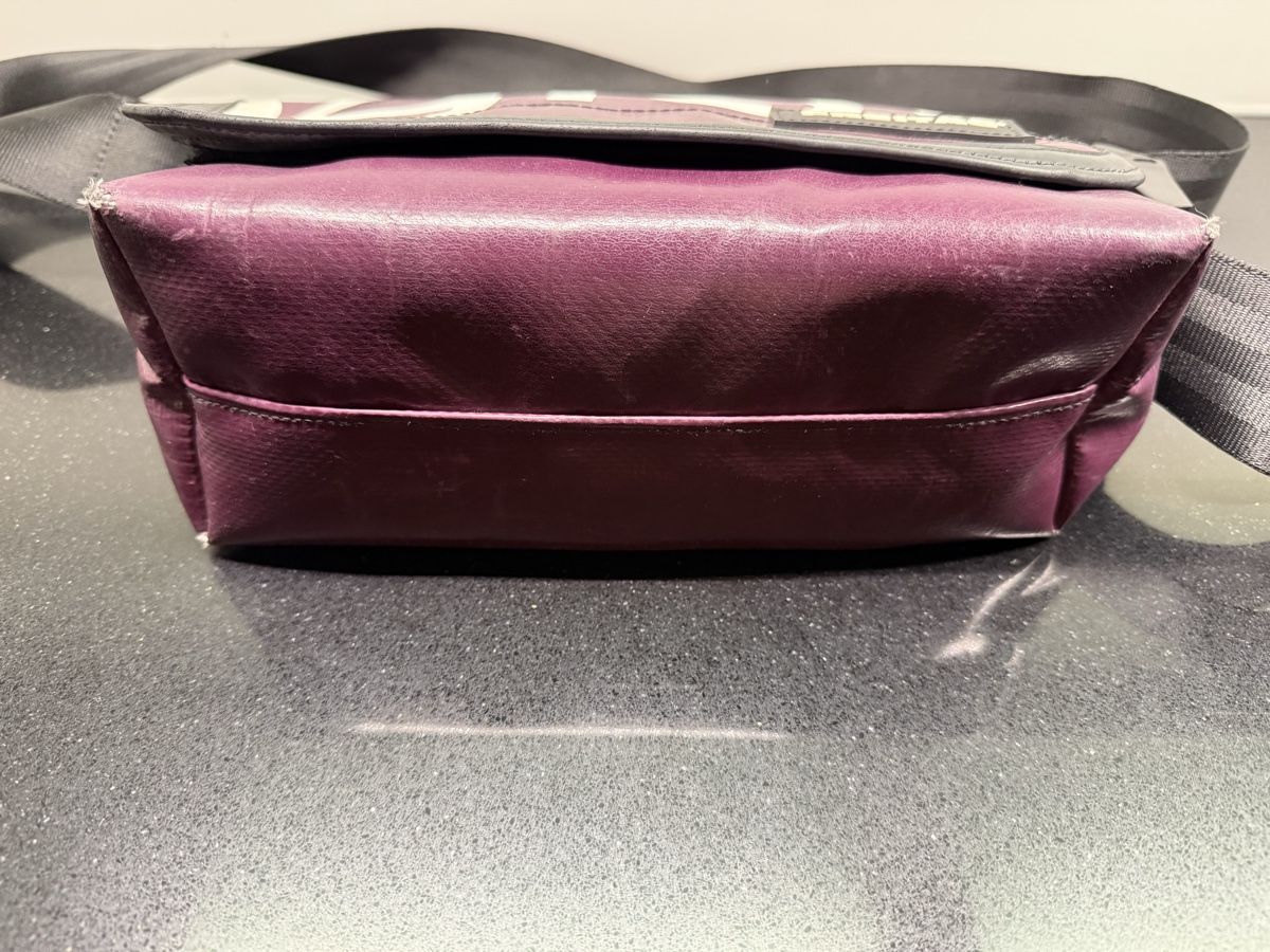 Freitag Altro in  Abbigliamento & Accessori: FREITAG vintage viola, modello G5.1 – Usato da Cadenazzo venduto da Taty77 3