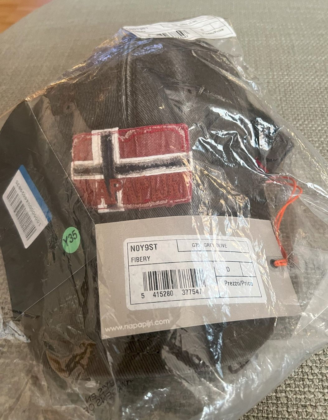Sonstige Kleidung & Accessoires: NEU: Authentic Napapijri cap grey-olive [one size] – Neu und originalverpackt aus Zufikon von h_s_8xnb 7