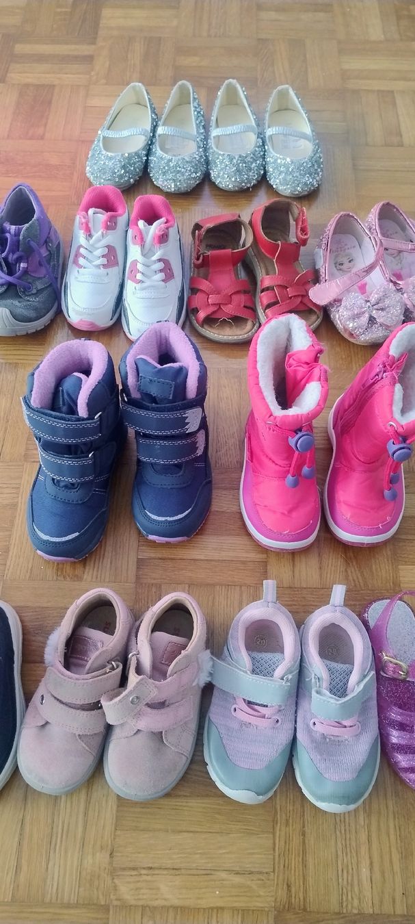 Scarpe per ragazze: Mädchen Kinderschuhe - Stiefel - Sandalen – Usato da Uster venduto da Silvasantoz 2