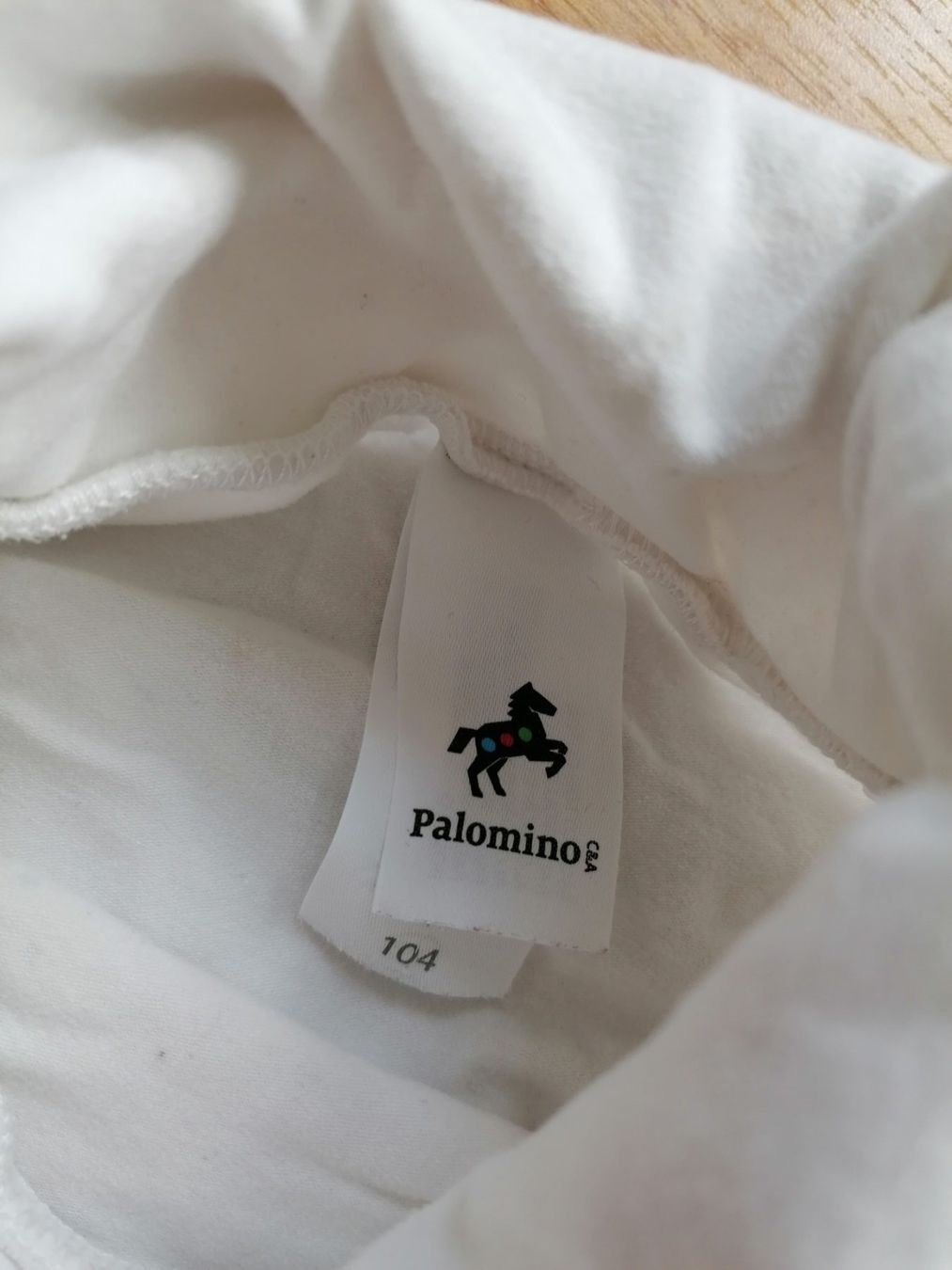 Pulls et sweat-shirts: Rollkragen-Pullover Gr. 104 mit Flecken – D'occasion à Büttikon AG par Amineah 1