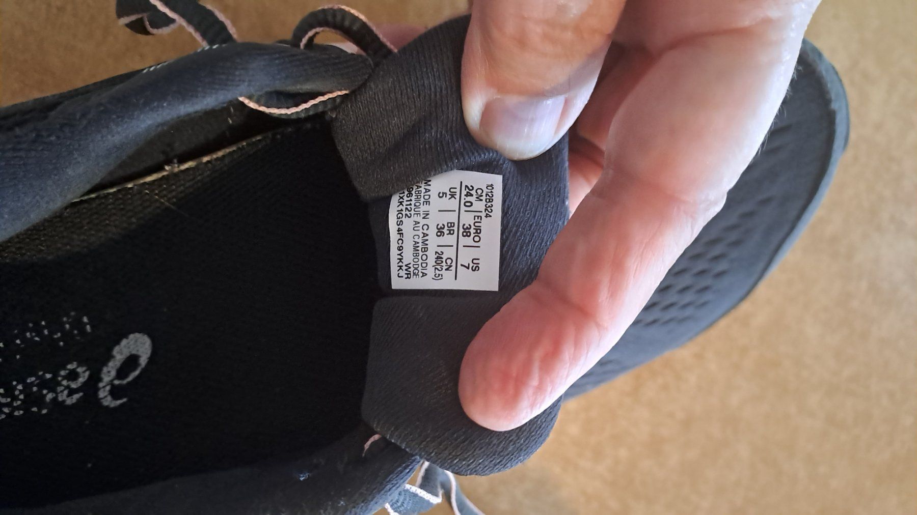Scarpe da donna: Chaussures de sport Asics – Usato da Renens VD venduto da Pflea 3