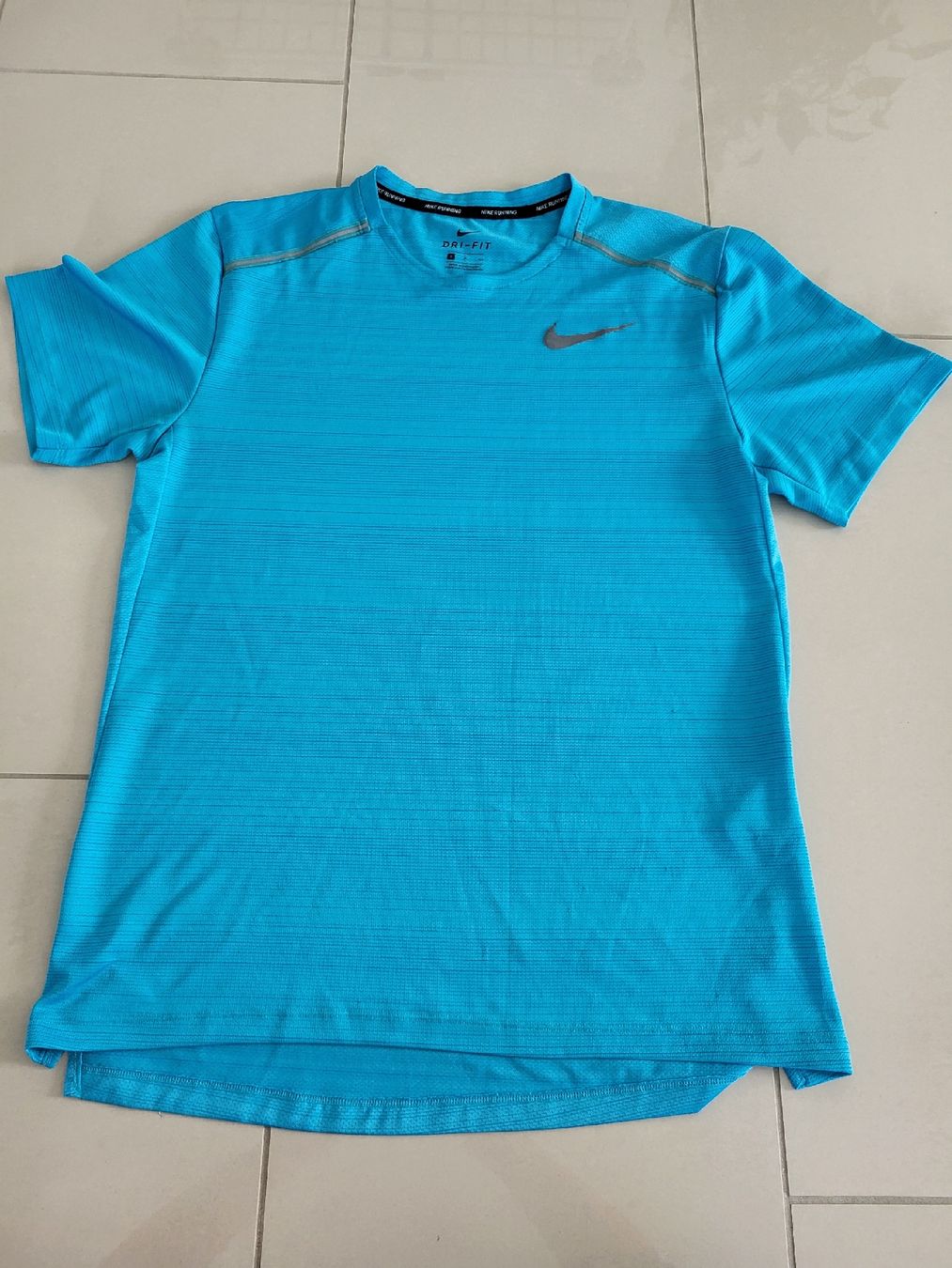 Nike T-shirt: Nike Sport Tshirt – Usato da Klingnau venduto da she_n8qp