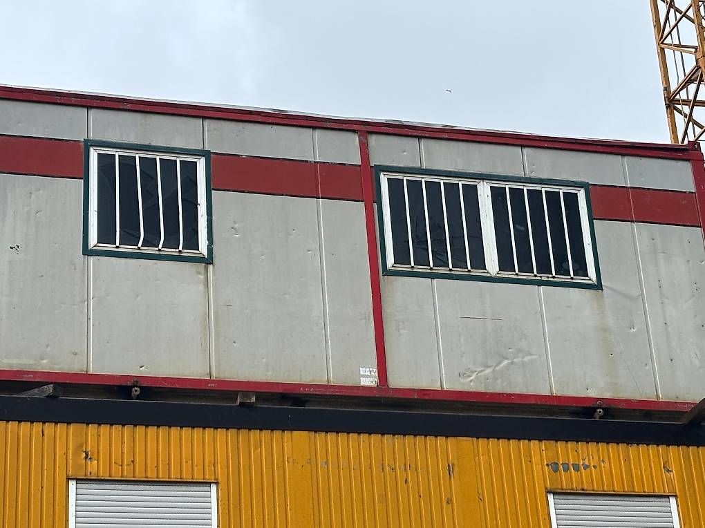 Baucontainer: Baucontainer Baracke Mannschaftsbaracke Container – Gebraucht aus Kirchdorf AG von Heinz_Birchmeier