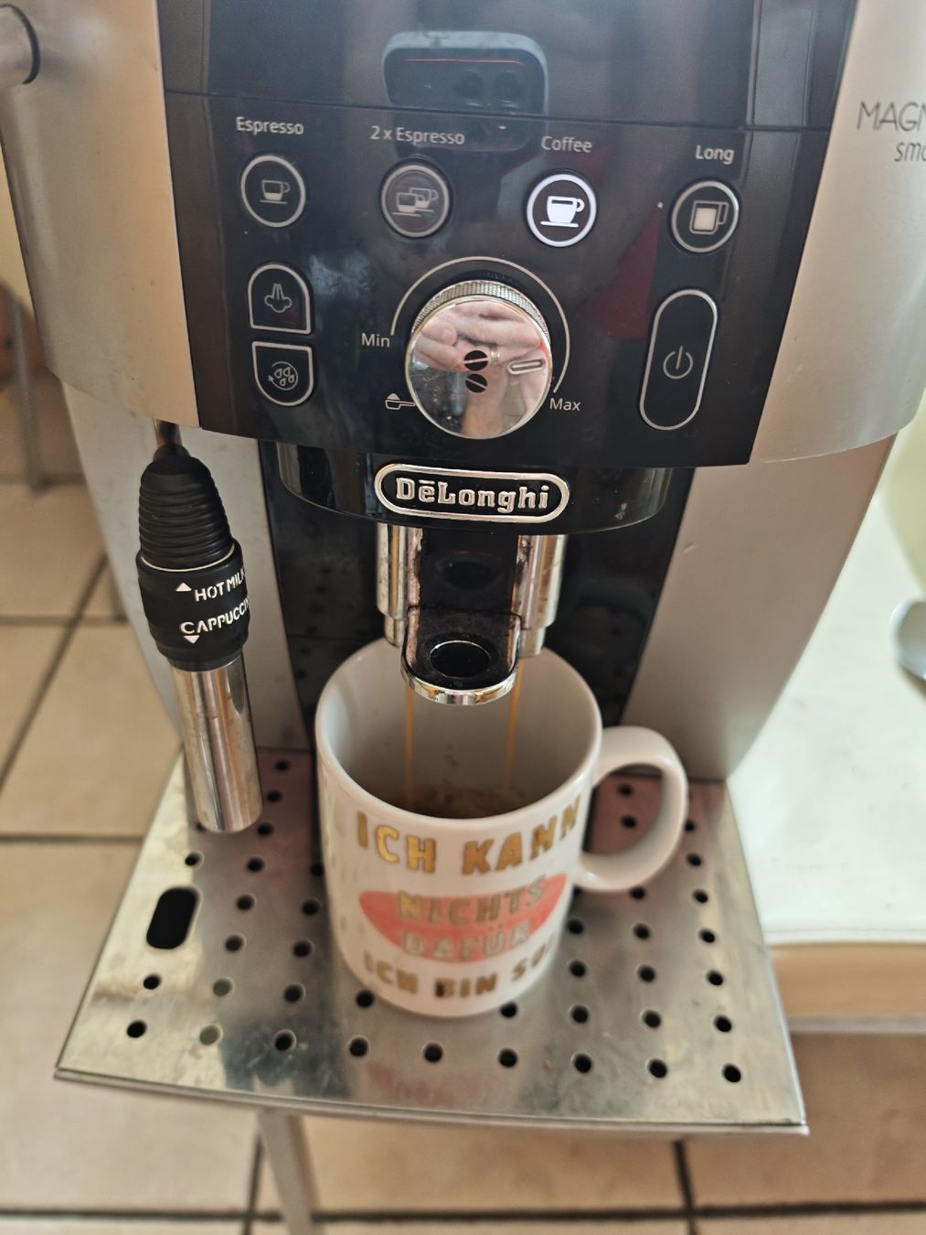 De'Longhi Macchine per caffè & Macchine per espresso: Delonghi Magnifica S Smart – Usato da Sarnen venduto da Laut_musik 2