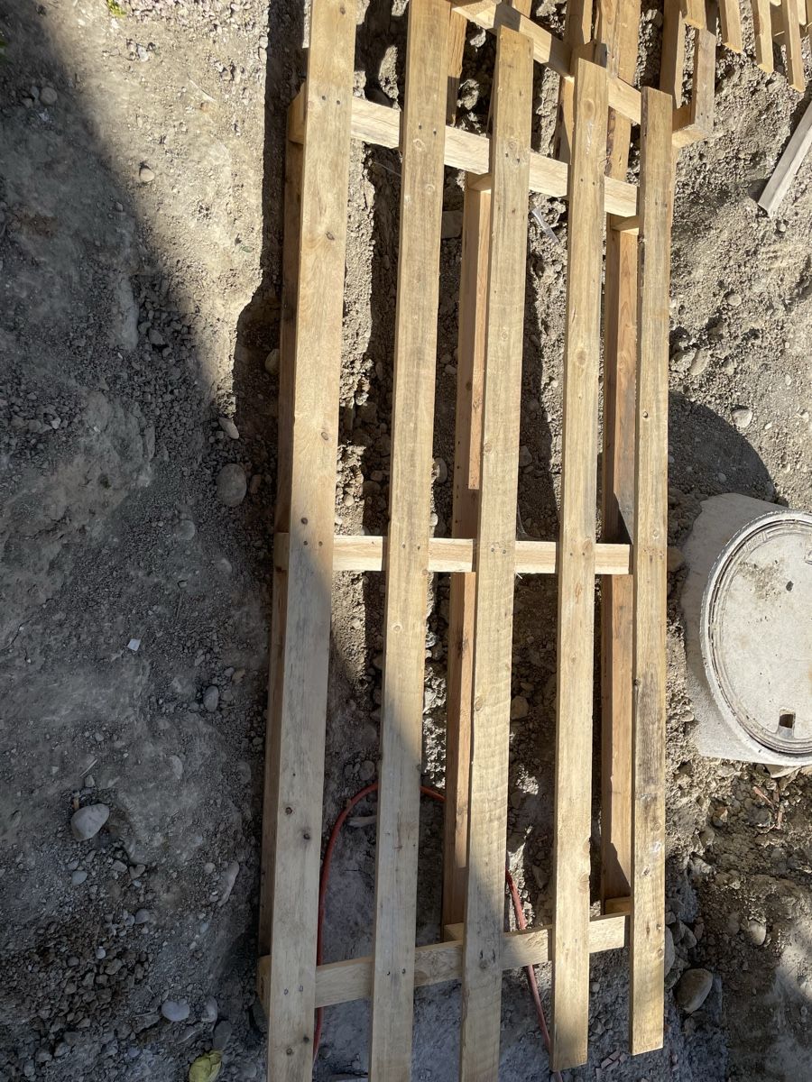 Pallets: Palette 2.40m x 1.00m 2Stk – Usato da Wängi venduto da mar_zfd9