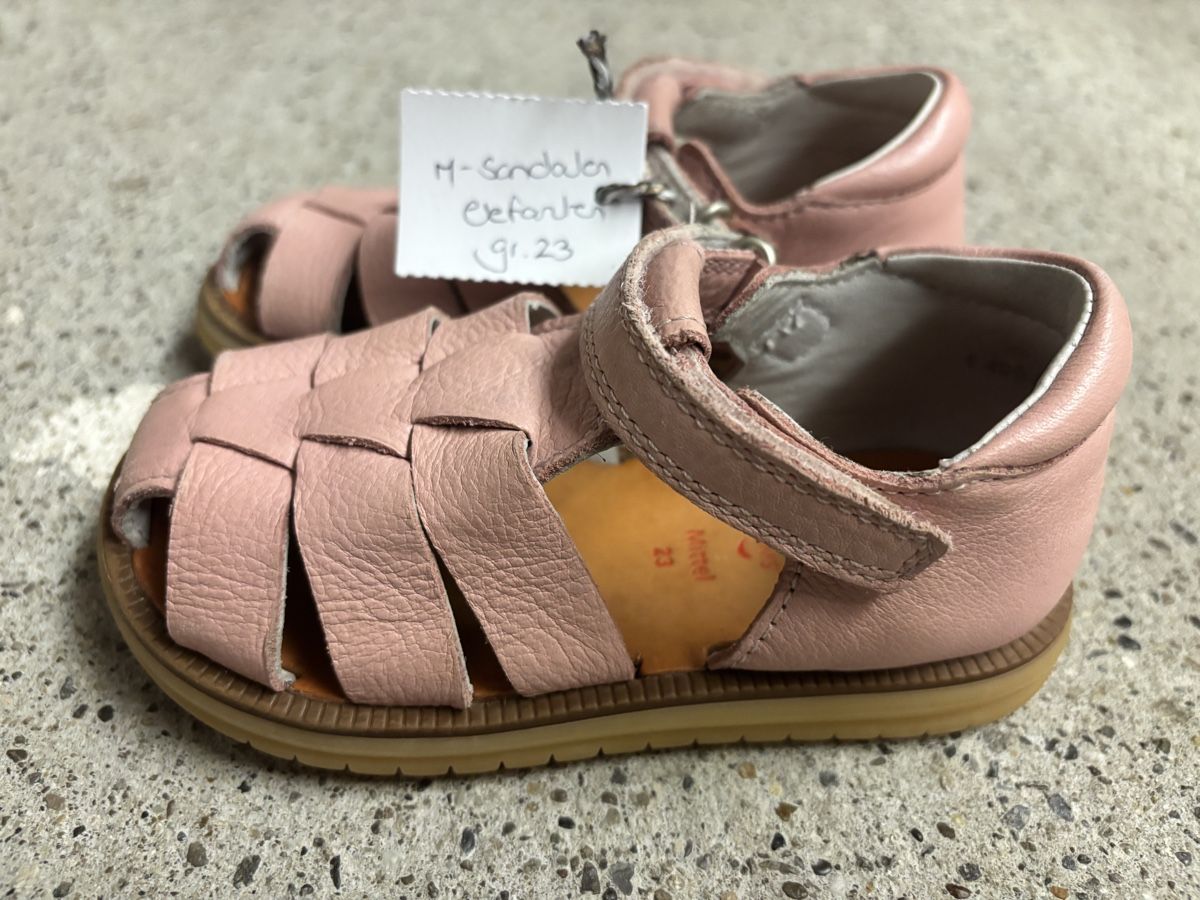 Elefanten Chaussures filles: Elefanten Sandale, rosa Gr. 23 – D'occasion à Büren an der Aare par Nikito2001