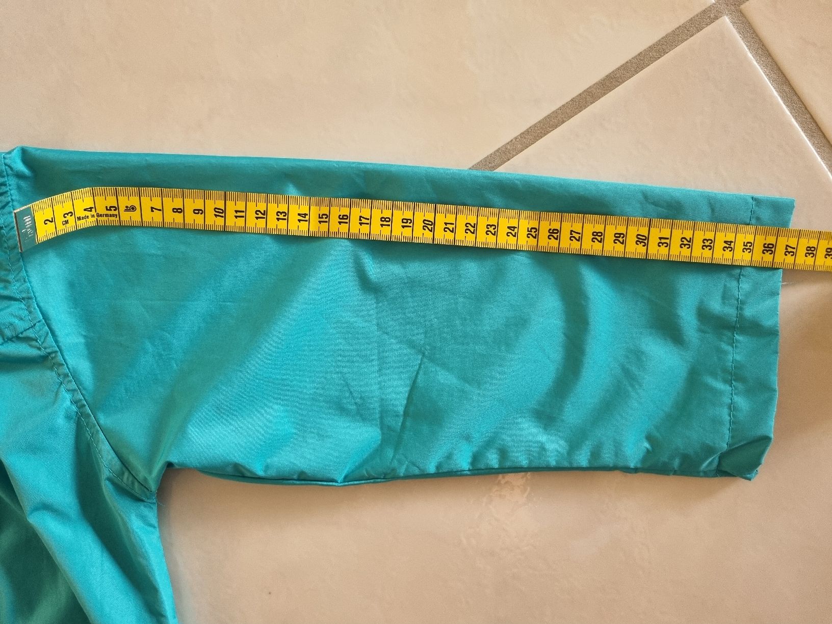 Giacche & Cappotti: Wind-/Regenjacke für den Übergang ca. Gr. 104 oder 110 – Usato da Grüt (Gossau ZH) venduto da Stuntmace 3