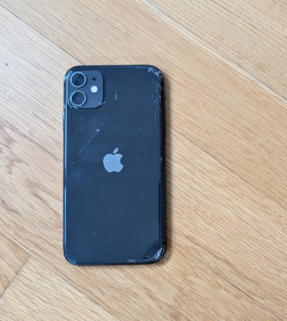 Apple Handys / Smartphones: Apple iPhone 11 iCloud Locked – Defekt aus Winterthur von Das_Mick 1