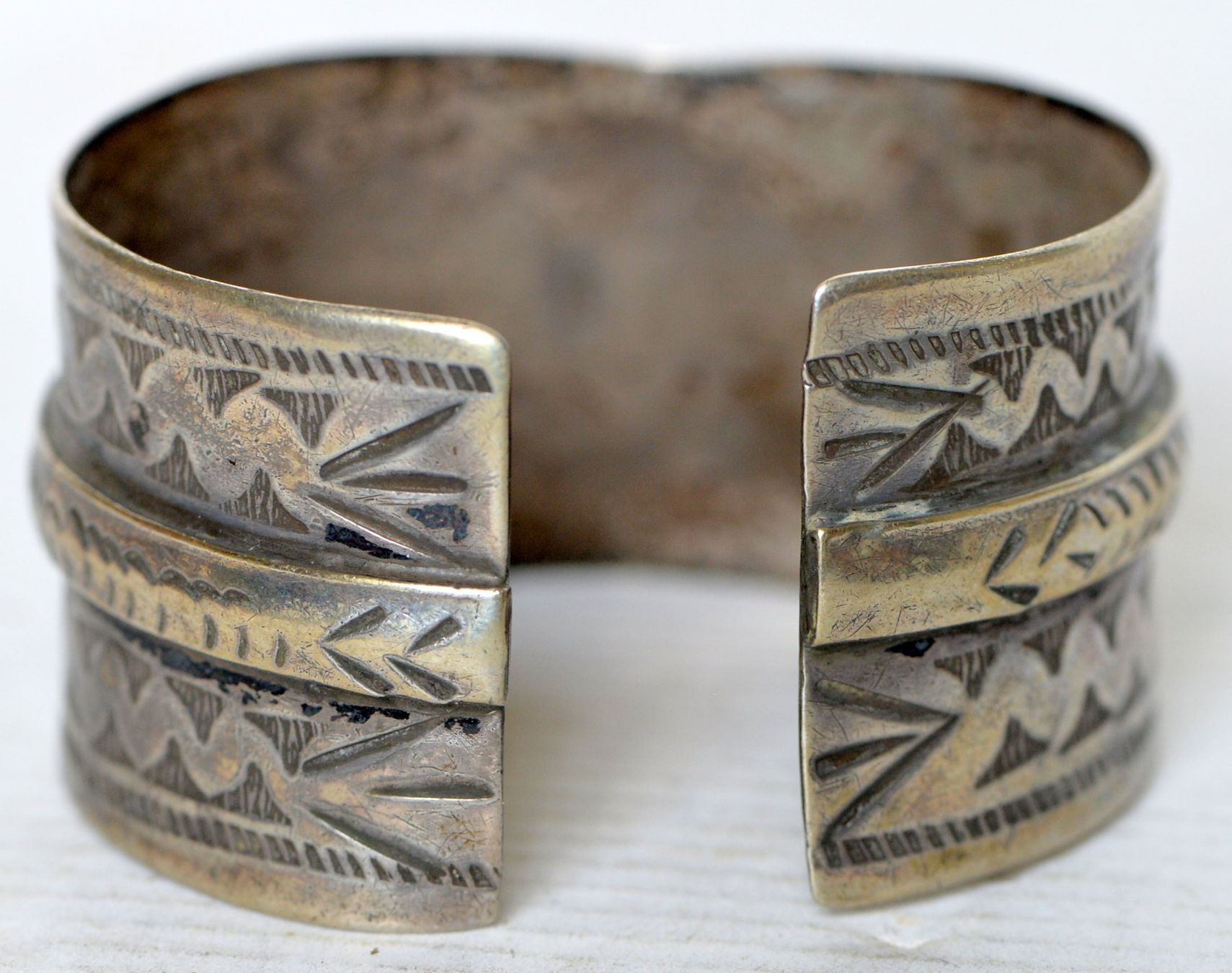Armbänder & -reifen: Ancien bracelet en métal – Gebraucht aus Neuchâtel von Neuchatel 7