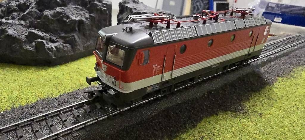 Modellini di ferrovie: ÖBB Rh 1044 – Nuovo e nell'imballaggio originale da Ebikon venduto da Mr.Busdriver
