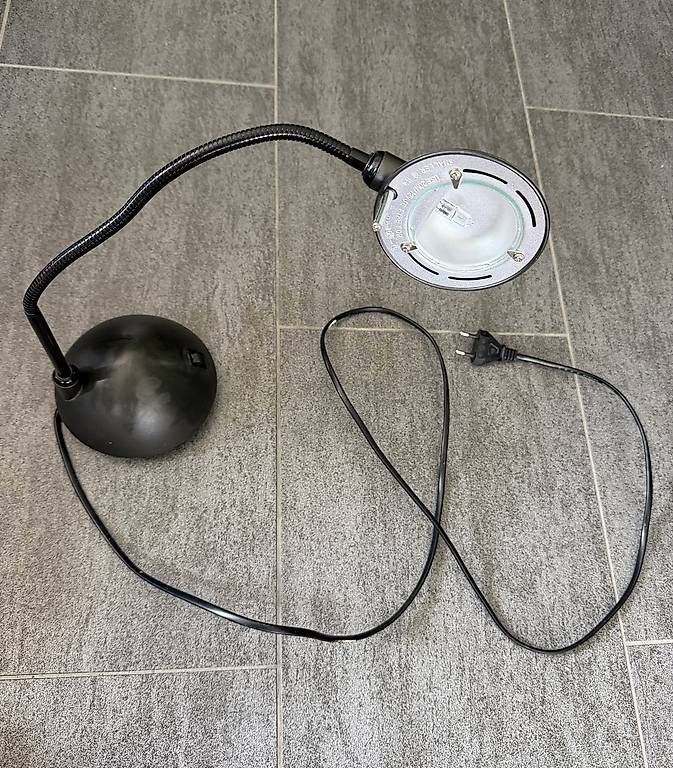 Lampade: Schwarze Schreibtischlampe – Usato da Chur venduto da van_6qs7