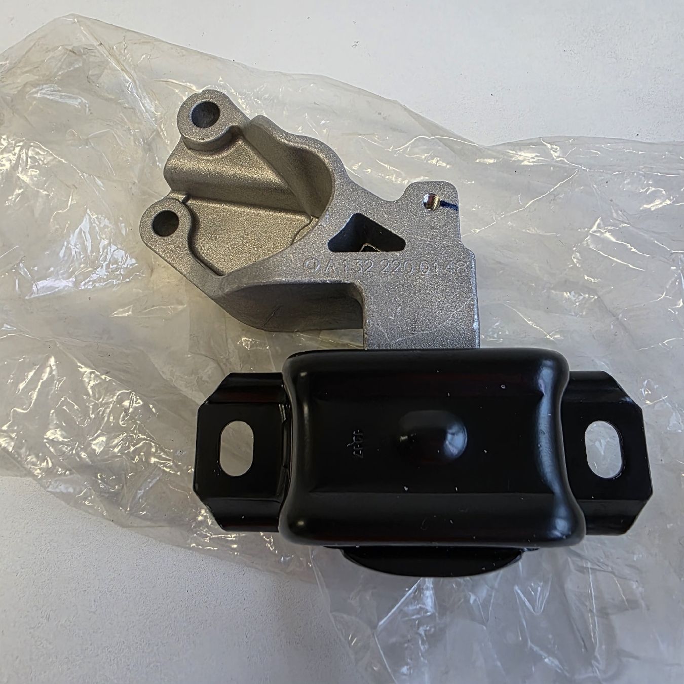 Smart Tutti pezzi di ricambio auto: smart Supporti motore A132 220 00 48 / 01 48 – Nuovo (secondo la descrizione) da Minusio venduto da demi0110 2