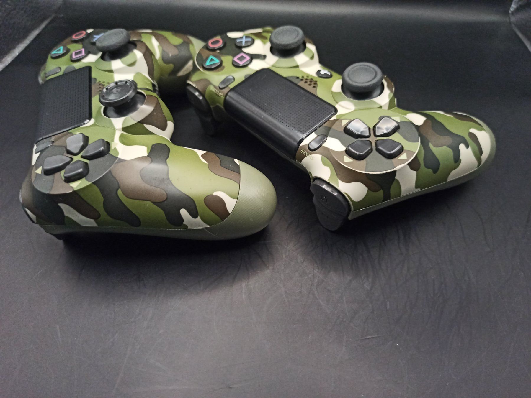 Controller: 2 x Original Controller Sony PS4 Wireless DualShock 4 CAMO – Usato da Oberweningen venduto da mar_87mx 2