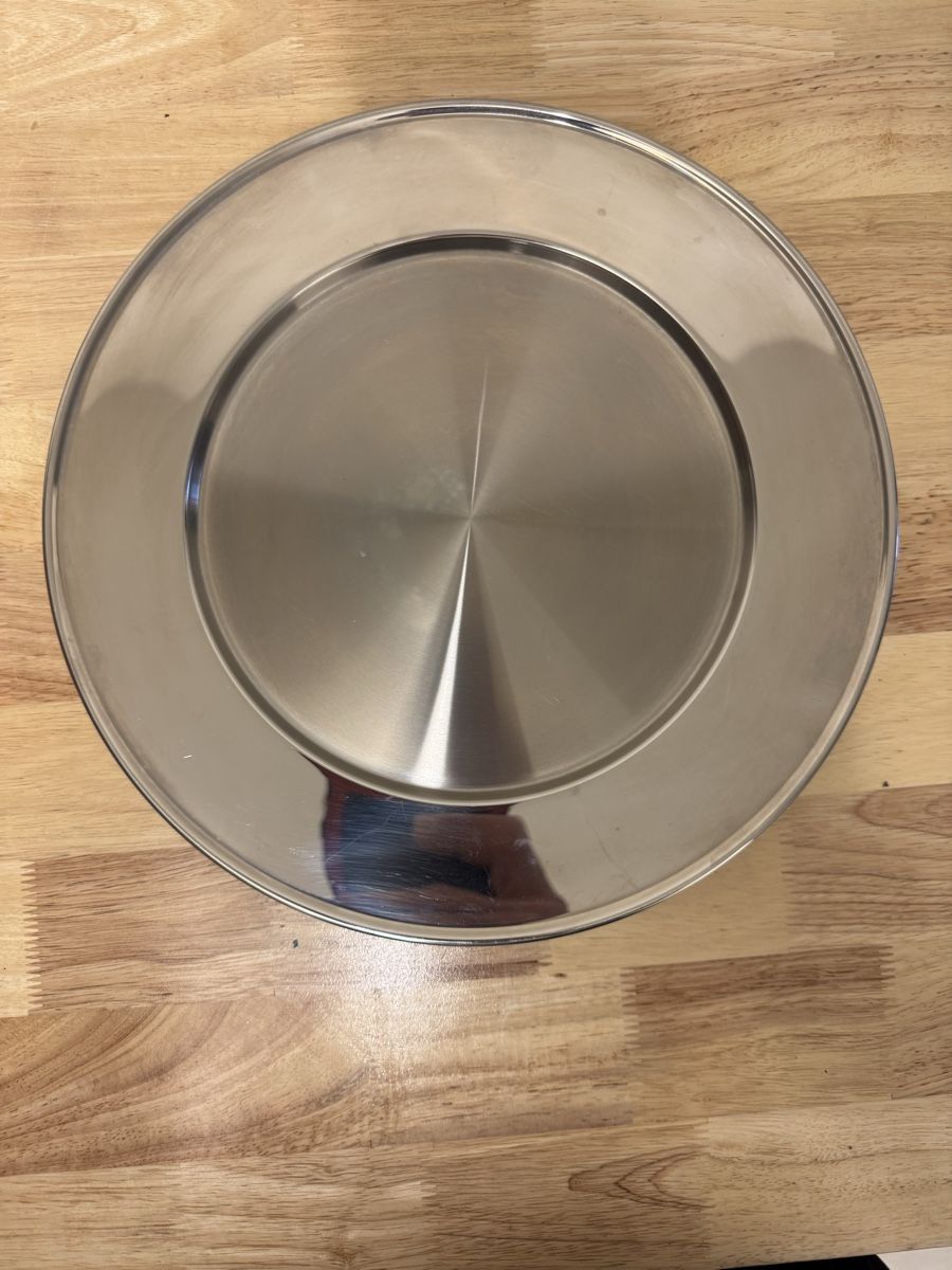 Teller: Teller Edelstahl rund 33cm Durchmesser, 4stk. – Gebraucht aus Birsfelden von inf_l2yy