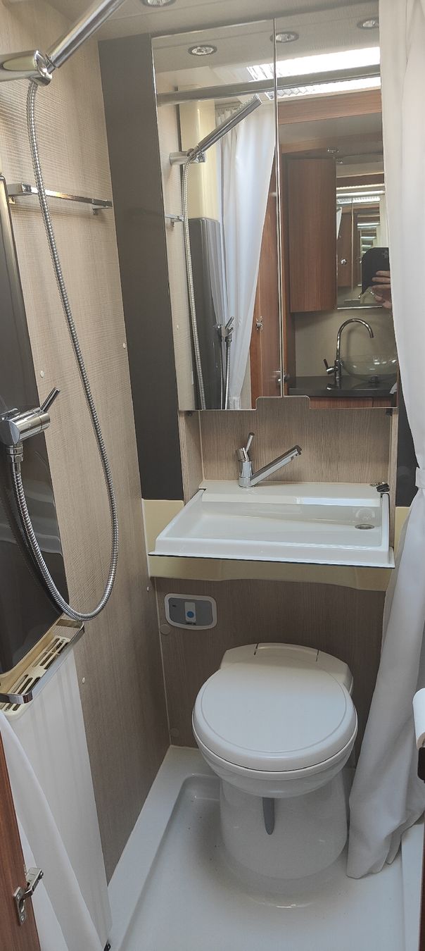 Adria Veicoli da campeggio: Adria Alpina 763 UK – Usato da Rüti ZH venduto da tho_6t6l 6