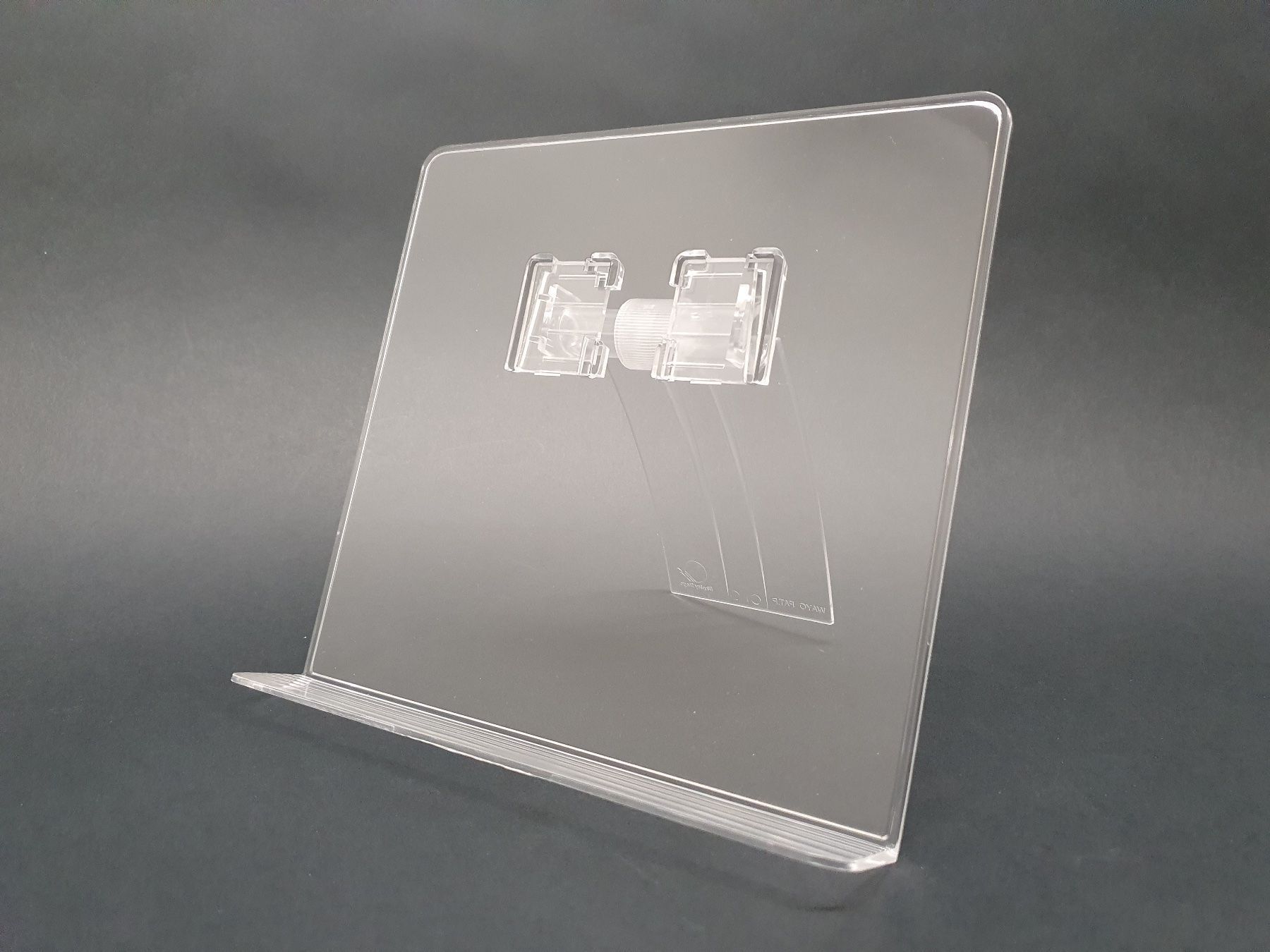 Sonstige Dekorationen & Accessoires: Eleganter Multi - Ständer, Acrylglas, 2 Stk. - Schnäppchen! – Neu und originalverpackt aus Aegerten von taxidermo