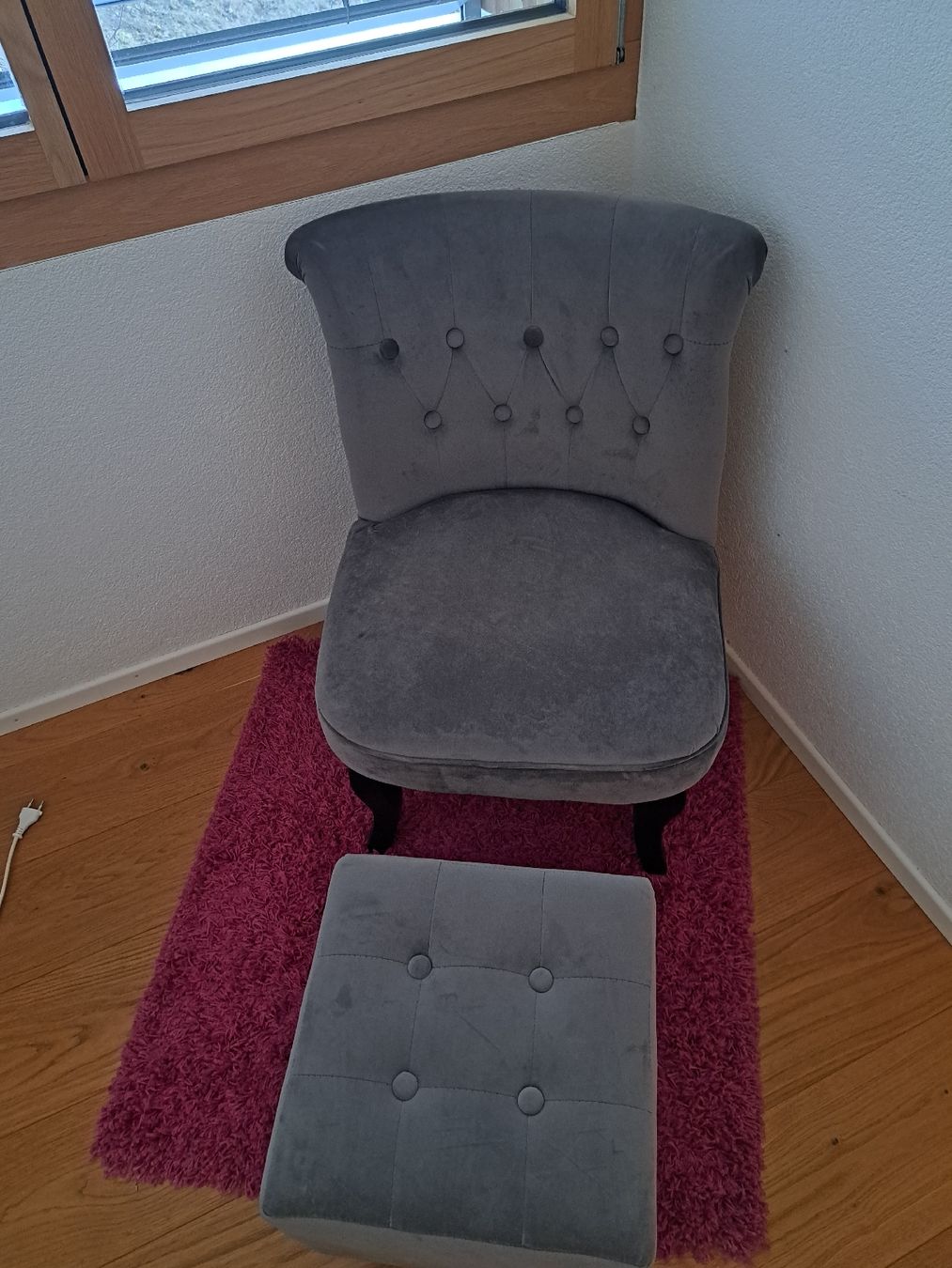 Conforama Poltrone: Grauer Sessel mit Hocker - guter Zustand! – Usato da Visperterminen venduto da heinzi_02 2