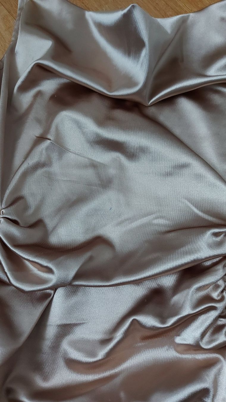 H&M Vestiti: Ruched Kleid – Usato da Sion venduto da aud_7pxl 1