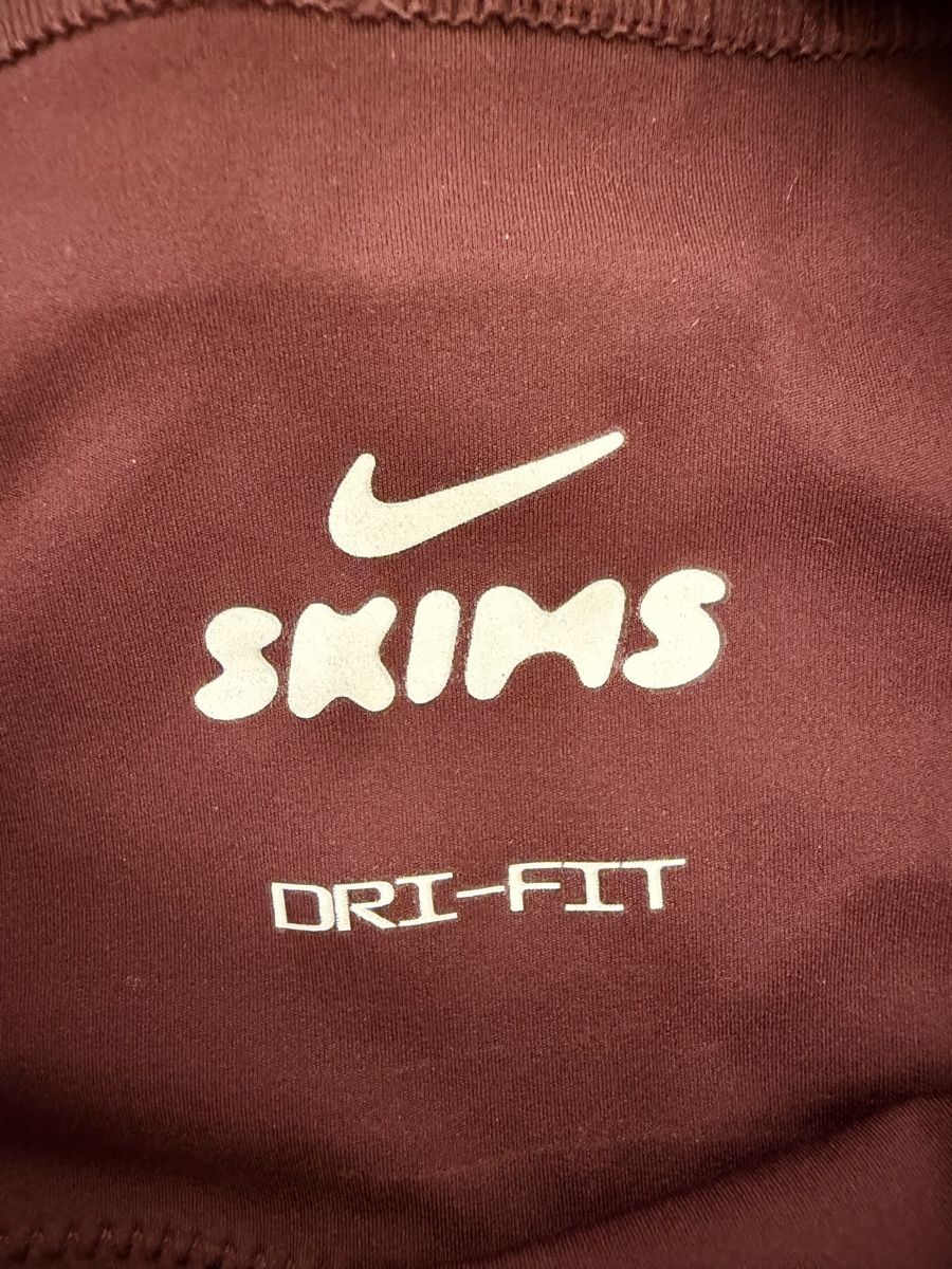 Nike Lotti di vestiti: Skims Nike set – Usato da Paradiso venduto da apf_mh9c 3