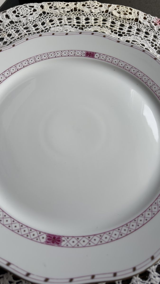 Herend Plateaux: Herend Servierplatte Rund mit Randmuster guter Zustand – D'occasion à Emmen par Lampery 2