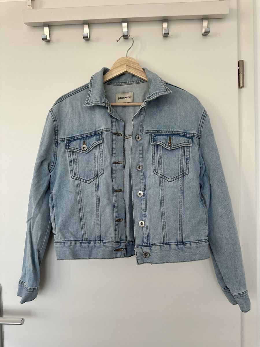 Lots de vêtements: Pulls variés, tailles S et M – D'occasion à Genève par lau_8mrk 8