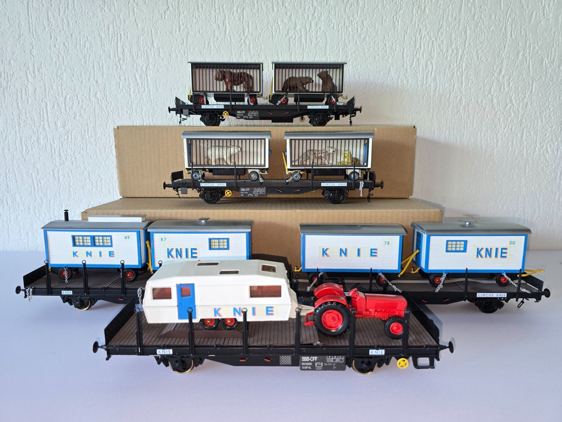 Modelleisenbahnen: Circus Knie, Hermann, Webtrain, Hag, Buco,  2 Leiter  = – Gebraucht aus Kloten von Nicola2