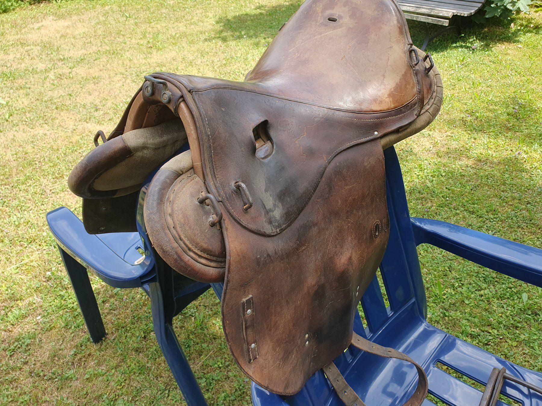 Selle & Accessori: Kavalleriesattel mit Sacoche und Zaumzeug – Usato da Winterthur venduto da Wuga 8