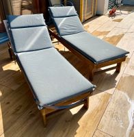 2 Sonnenliegen Holz mit Auflagen gebraucht