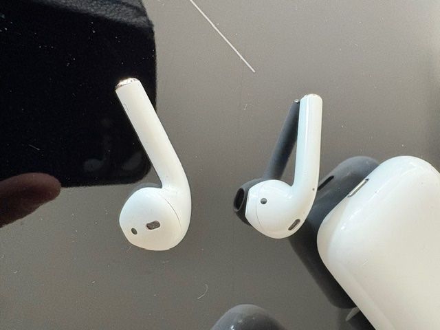 Apple Cuffie: Air Pods – Usato da Gommiswald venduto da Heirat 2