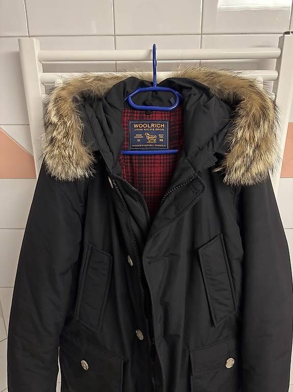 Woolrich Giacche: Woolrich Daunenjacke mit Echtpelz - Thinsulate Futter – Usato da Walchwil venduto da AlonsoXXX