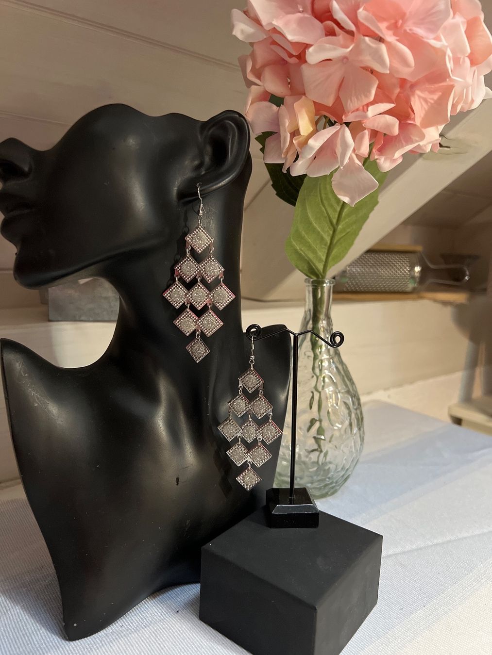 Orecchini pendenti & Orecchini a lobo: Schöne funkelnde Ohrringe – Usato da Seon venduto da Sunny-Schmuck78
