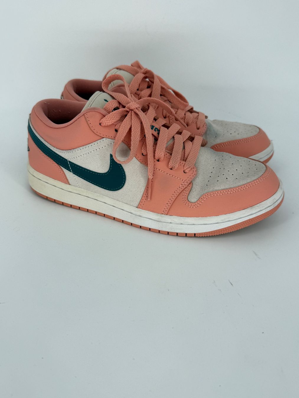Nike Scarpe da donna: Nike Air Jordan 1 Low Sneaker Gr.40 – Usato da Auenstein venduto da moin. 2