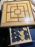 Damenspiel aus Holz mit Schublade für Figuren