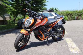 KTM Duke 125