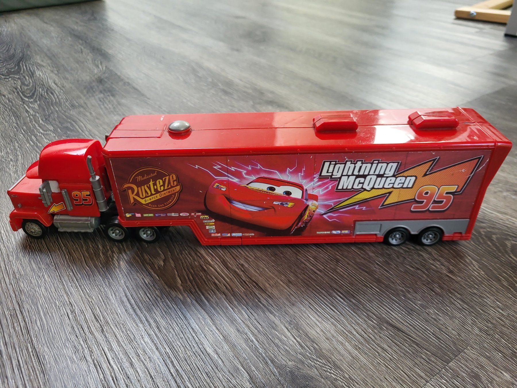 Jouets: Camion Cars – D'occasion à Gampelen par cli_2thg