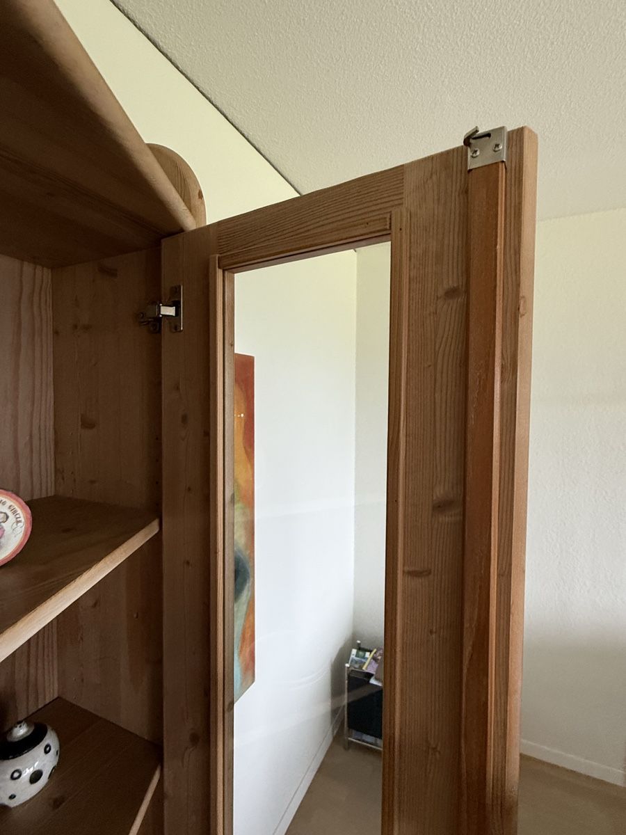 Vitrinen: Vitrine, massiv – Gebraucht aus Cham von ReUse_and_ReCycle 5