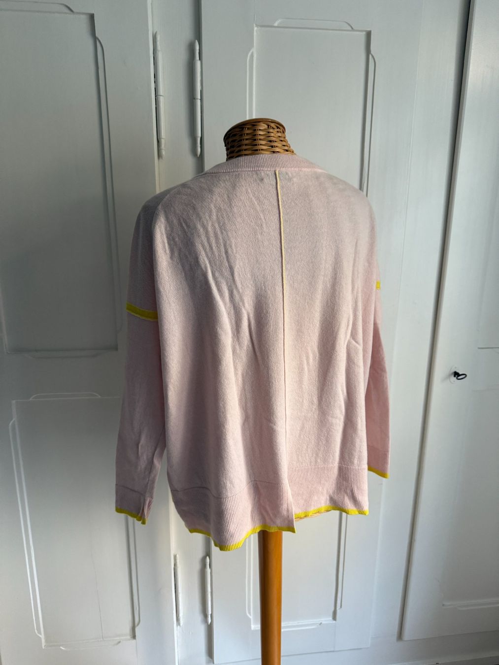 Pulls & Sweat-shirts: DELICATELOVE - Wollpullover rosa oversized S – D'occasion à Zürich par Diazaio 2