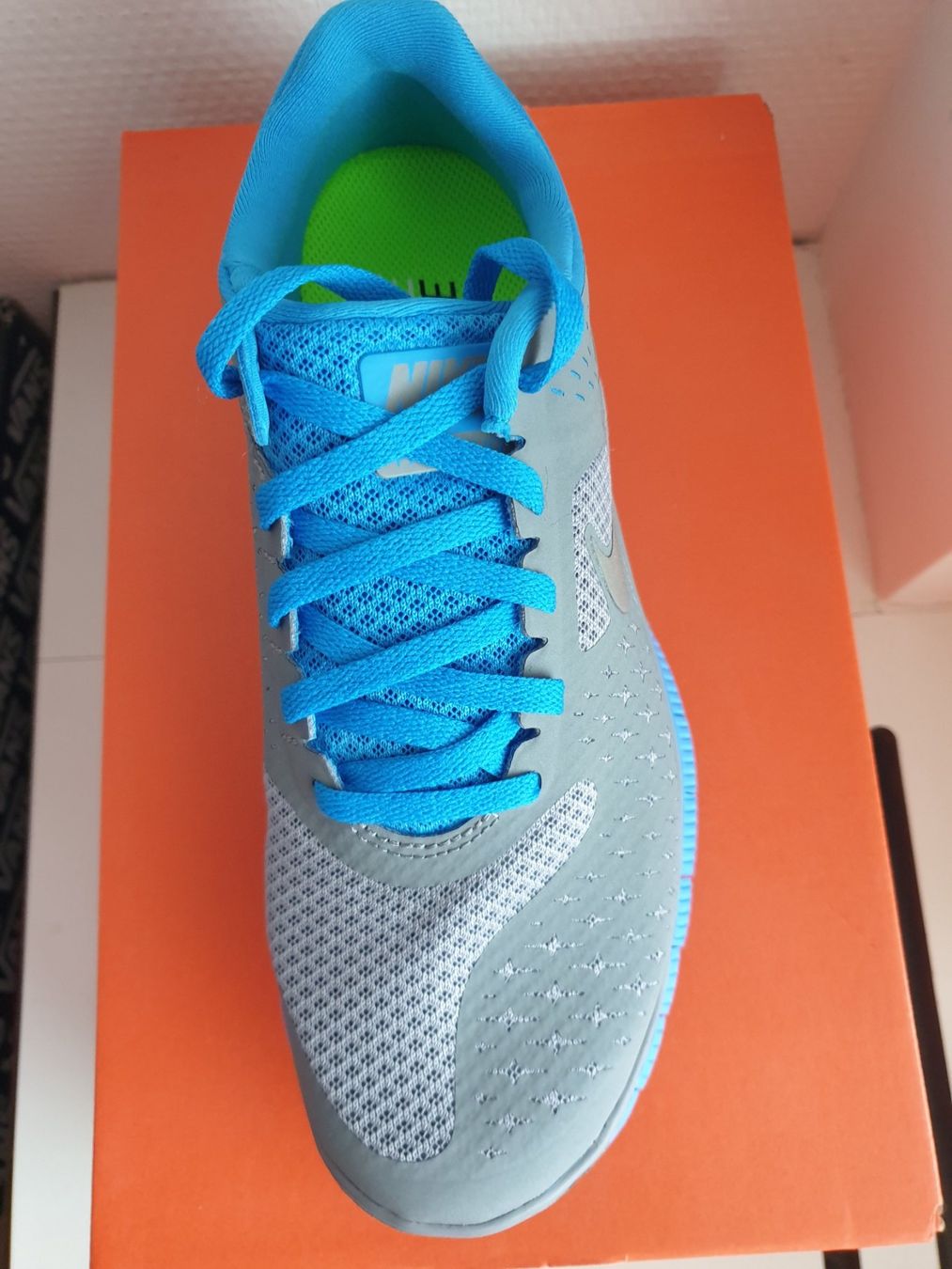 Nike Scarpe da donna: WMNS NIKE FREE 4.0 V2 Gr. 36,5 – Nuovo e nell'imballaggio originale da Herisau venduto da dku_85hh 1