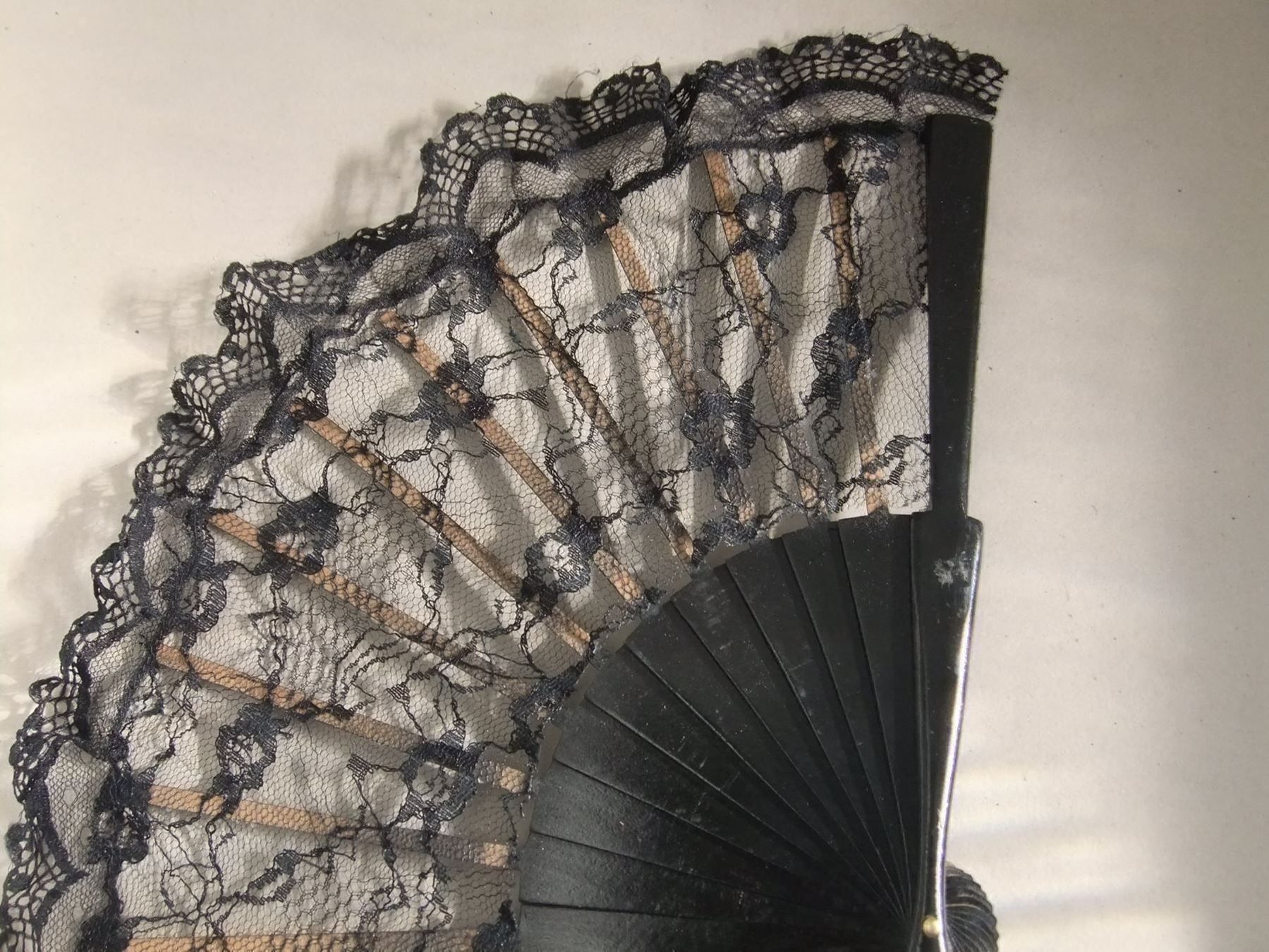 Foulard & Sciarpe: Flamenco Fächer Andalusien / schwarzer Tüll – Usato da Esslingen venduto da eintagammeer 5