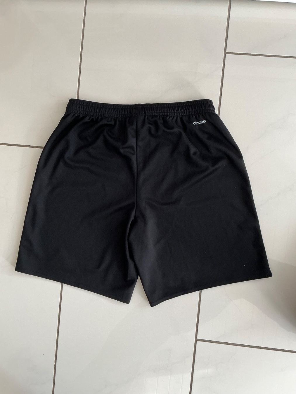Adidas Hosen: Adidas Turhose Gr.164 – Gebraucht aus Biel-Benken BL von Sahra1 2