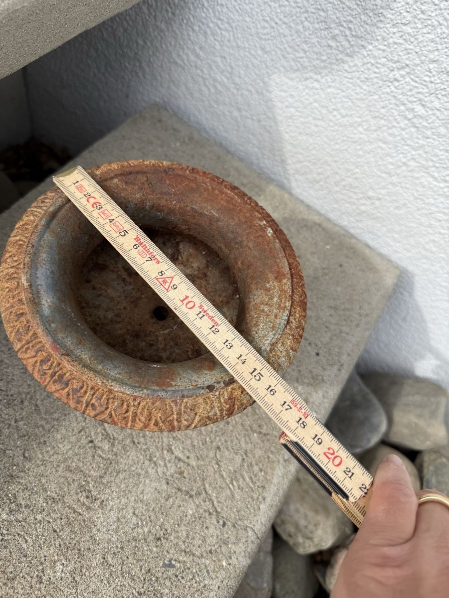 Blumentöpfe: Pflanzgefäss Gusseisen – Gebraucht aus Möriken AG von sertel 2