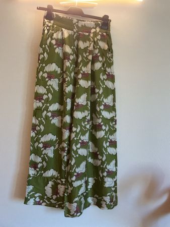 Pantalon La Reine Tricote 100% Viscose T.34 vert imprimé