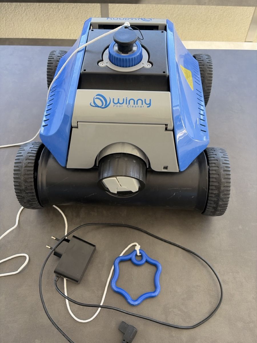 Schwimmbad-Zubehör: Poolroboter Poolsauger Winny Pool Cleaner – Gebraucht aus Villmergen von Bullenberg