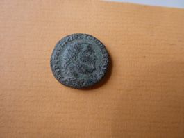uralte Bronzemünze   18 mm     4.40  g