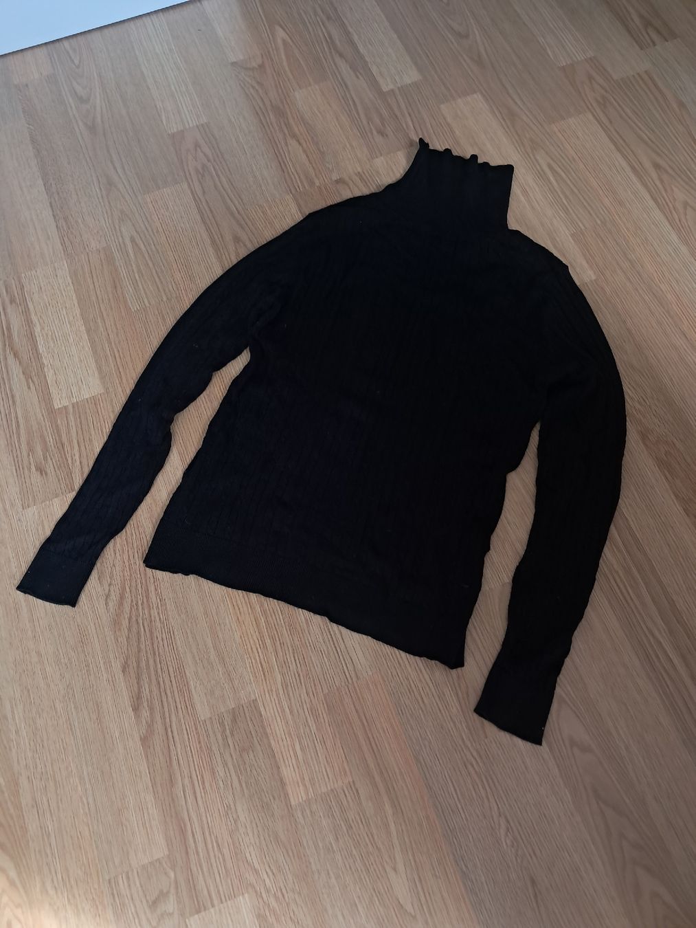 Maglioni & Felpe: Damen Pullover schwarz  – Usato da Biel/Bienne venduto da sof_yx5y