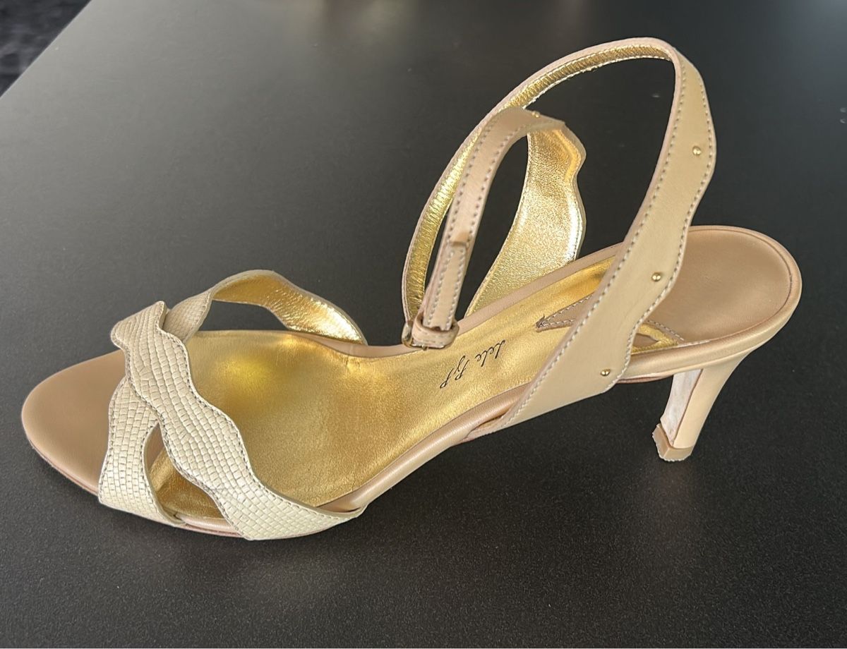 Scarpe da donna: Lele Pyp Sandaletten aus Leder – Usato da Zürich venduto da ann_smj8 2