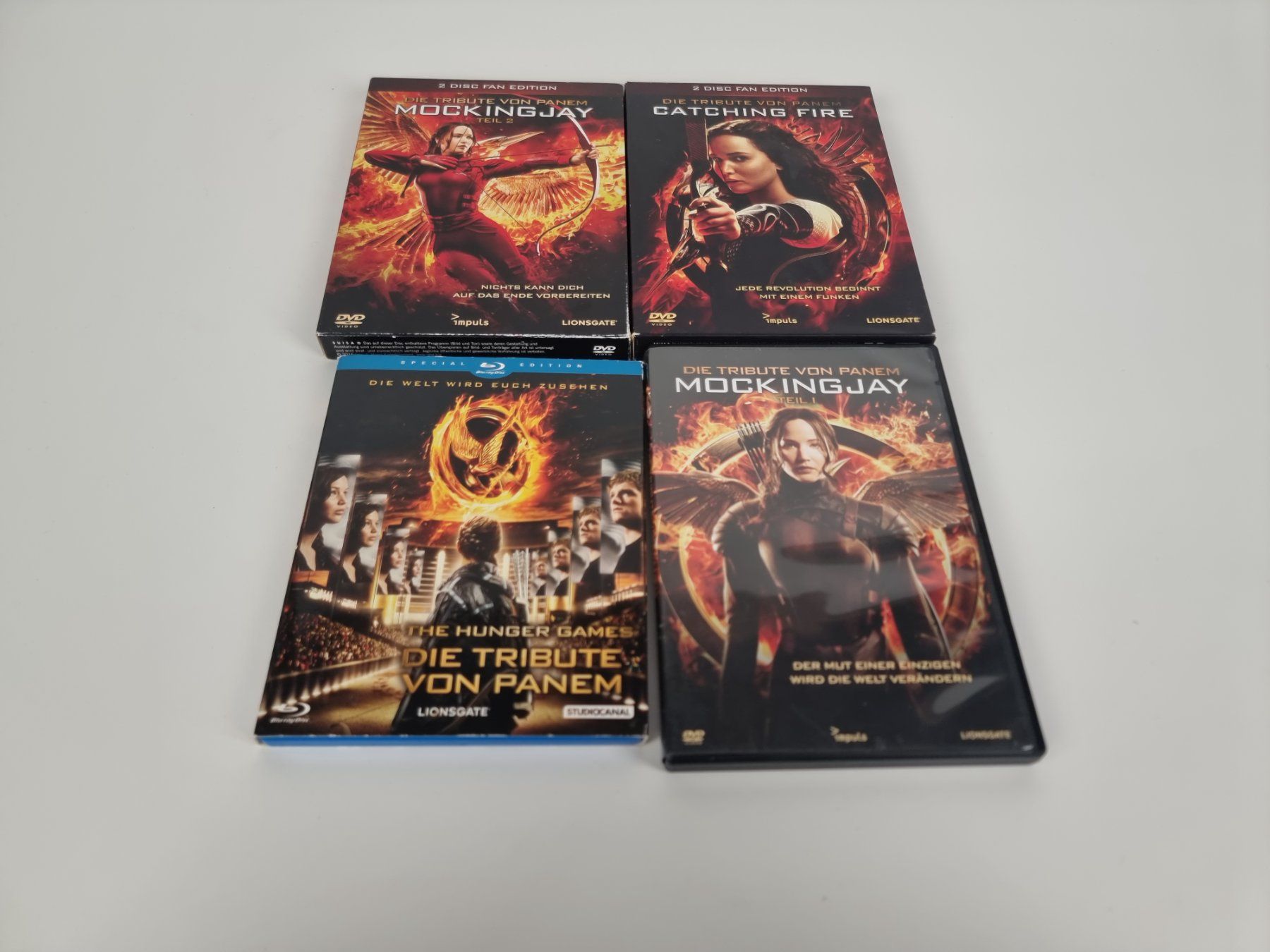 Tutti i DVDs: DVD Set Tribute von Panem – Usato da Urtenen-Schönbühl venduto da Restwert_Schoenbuehl