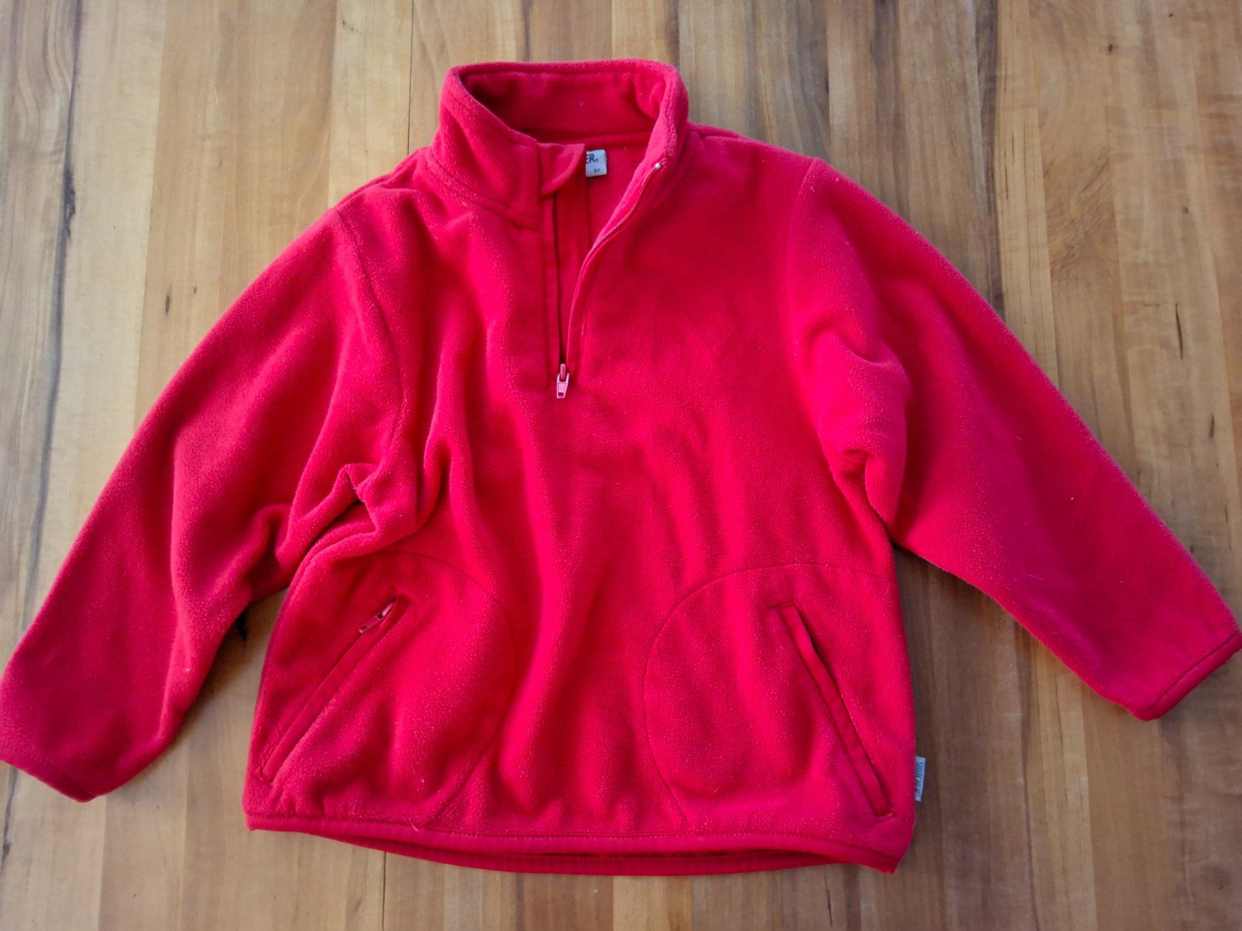 Switcher Jacken & Mäntel: Fleece Pullover rot Grösse 92 gebraucht – Gebraucht aus Sachseln von Cadfael1