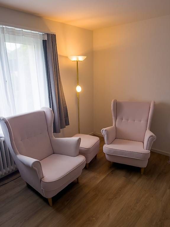 Poltrone: 2x Ohrensessel + 1x Hocker - Pastelrosa – Usato da Weesen venduto da Andy_gstaad