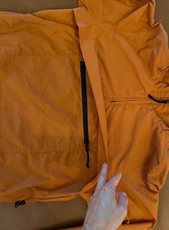 Carhartt Jacken: Carhartt Unisex Rain Jacket, Orange, Size S – Gebraucht aus Gandria von mar_5yvs 2